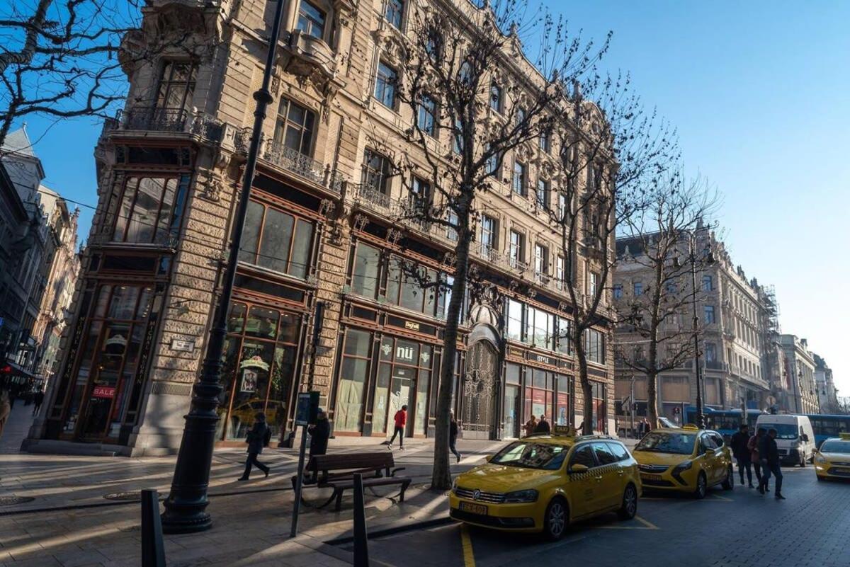 Convenient In The Heart Of Downtown
