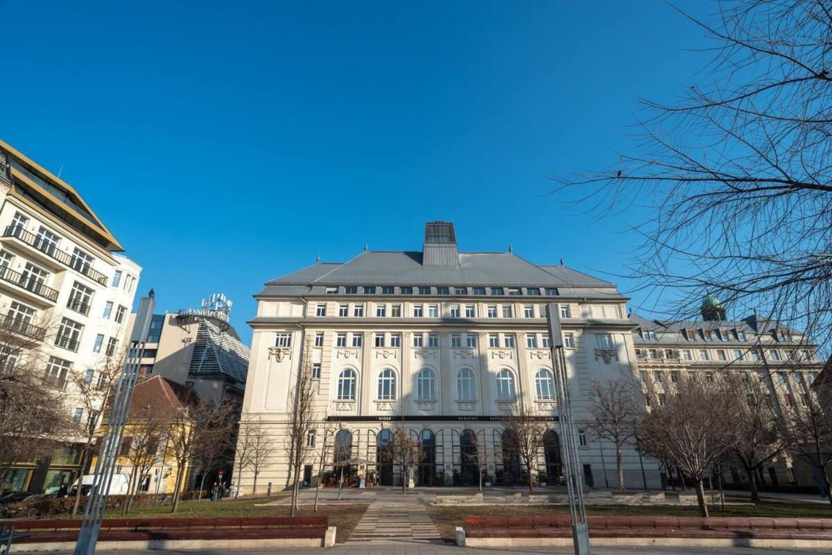 Apartment Convenient In The Heart Of Downtown Budapest