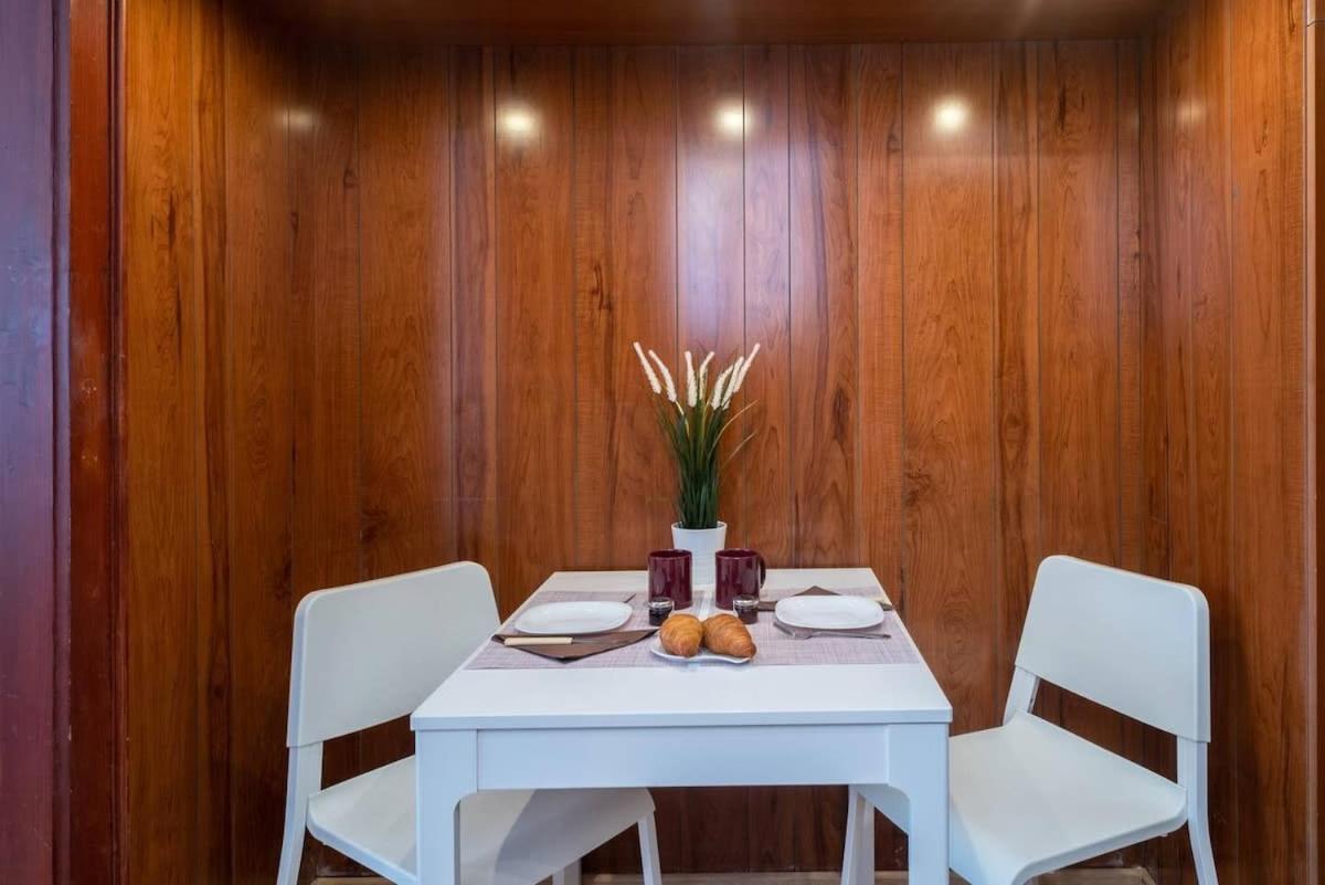 Apartment Convenient In The Heart Of Downtown *