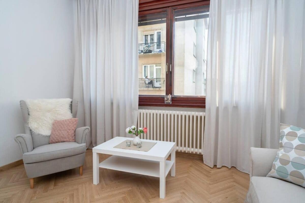 Apartment Convenient In The Heart Of Downtown